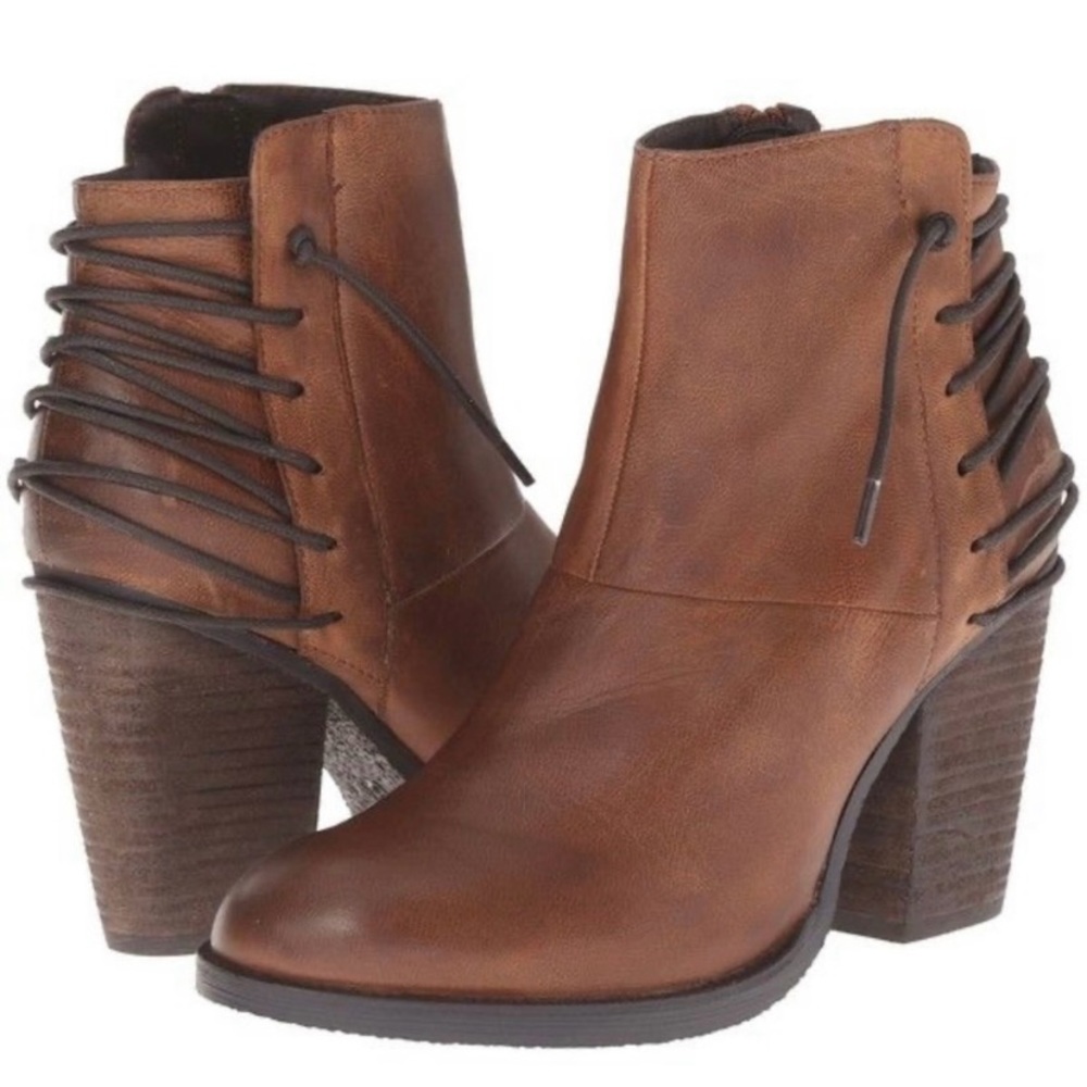 Steve Madden Women's Raglin Booties in Brown Cognac. Size 8.5